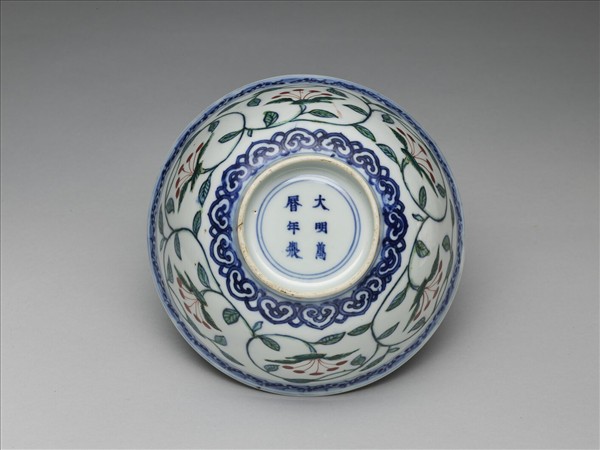 青花綠彩花卉紋碗