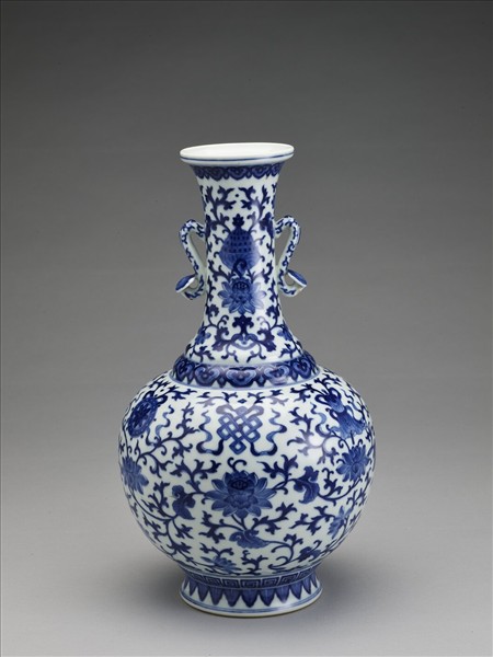 青花番蓮八寶紋如意雙耳瓶