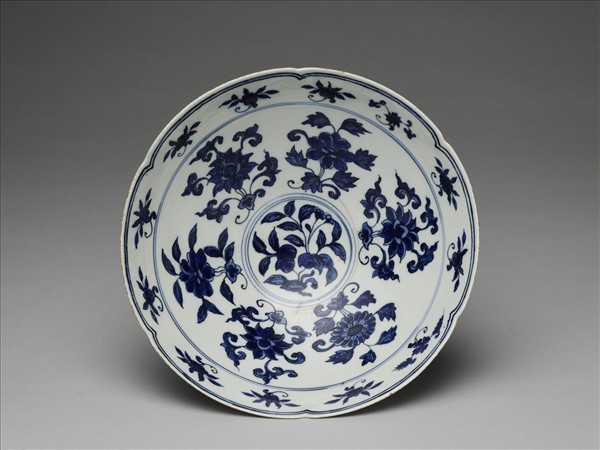 青花花果紋葵口碗