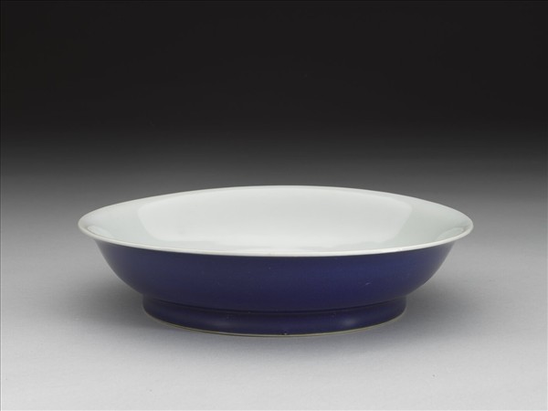 霽青釉白裡盤