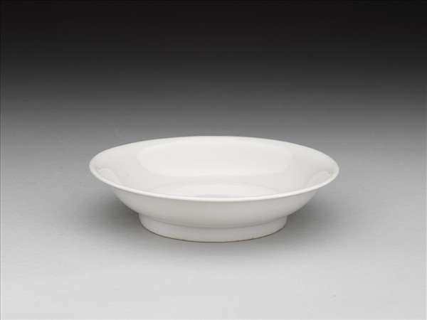 甜白釉碟