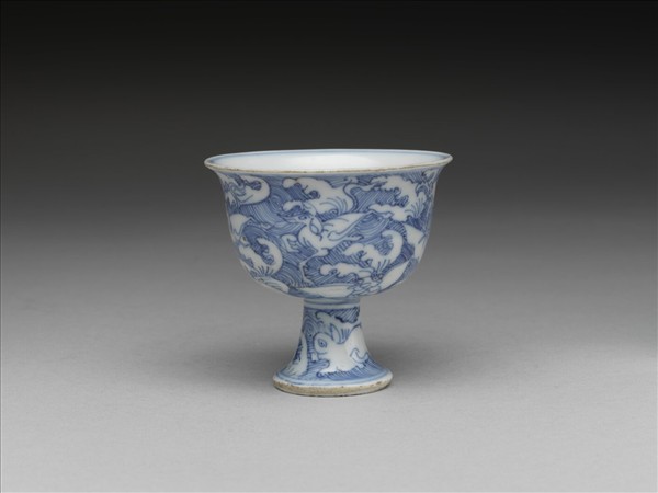 青花海獸紋高足杯