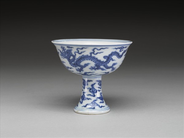 青花雲龍紋高足杯
