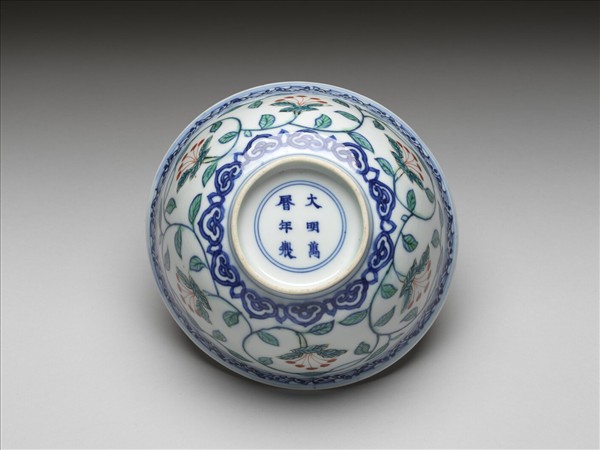 青花綠彩花卉紋碗