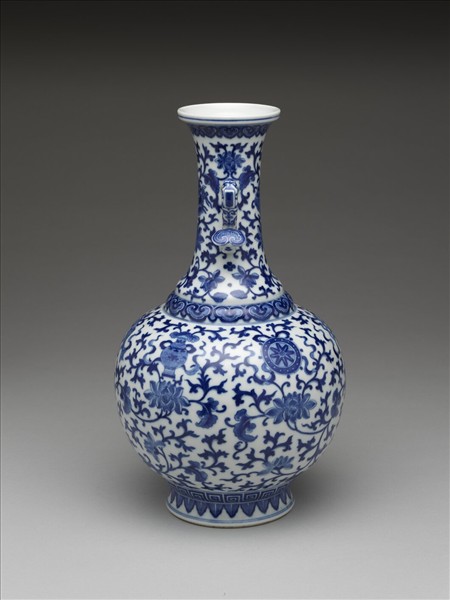 青花番蓮八寶紋如意雙耳瓶