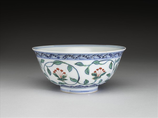 青花綠彩花卉紋碗