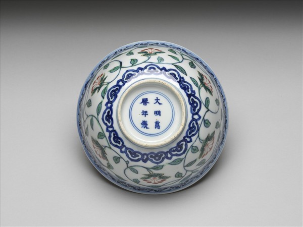 青花綠彩花卉紋碗