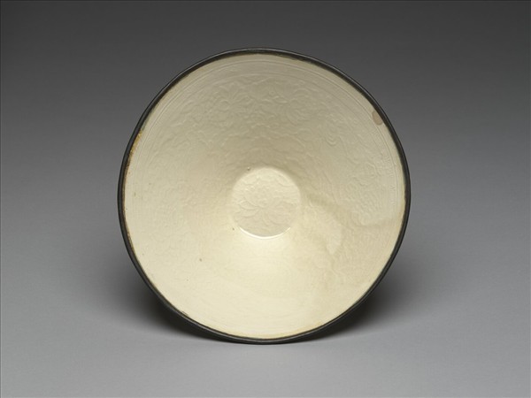 白瓷印花蓮塘游魚紋碗