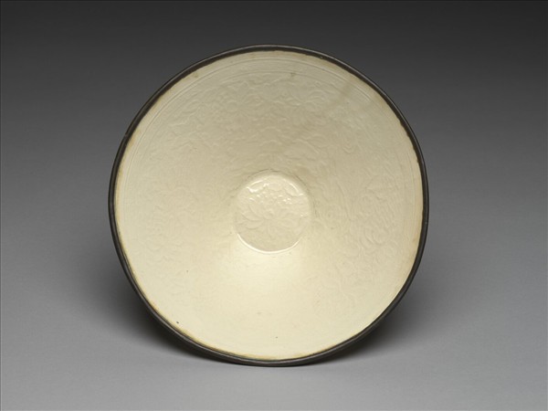 白瓷印花蓮塘游魚紋碗