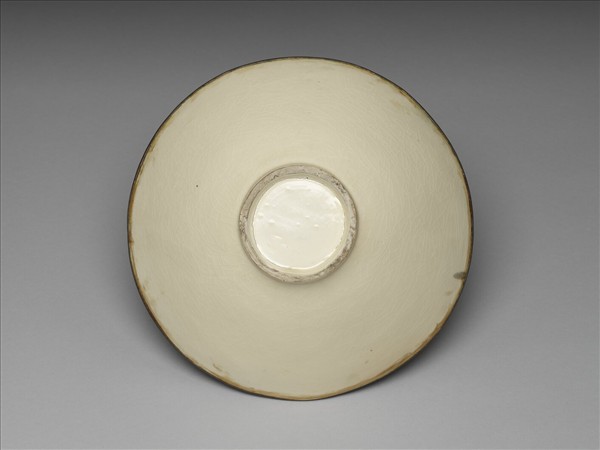 白瓷印花蓮塘游魚紋碗