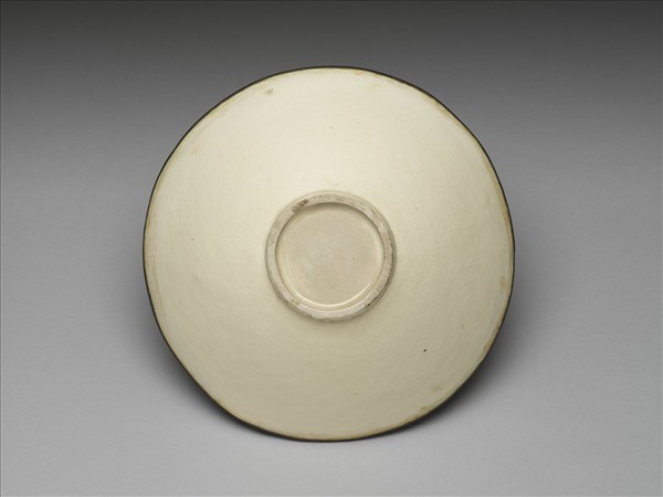 白瓷印花蓮塘游魚紋碗