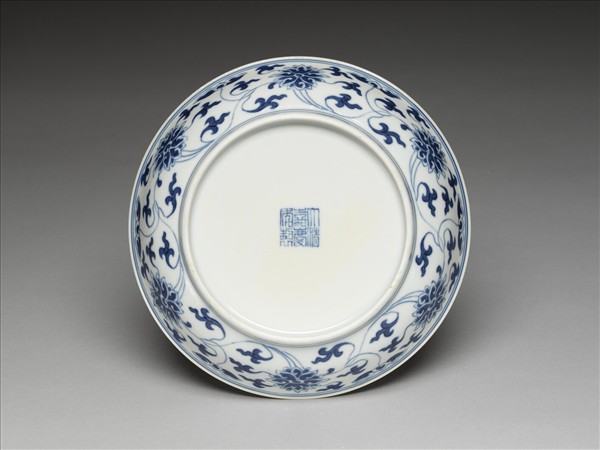 青花番蓮紋盤