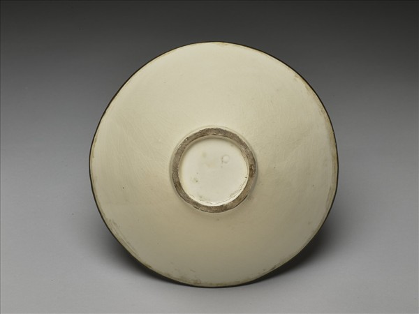 白瓷印花蓮塘游魚紋碗