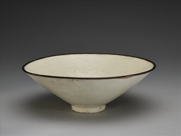 白瓷印花蓮塘游魚紋碗