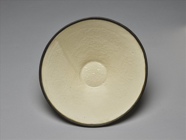 白瓷印花蓮塘游魚紋碗