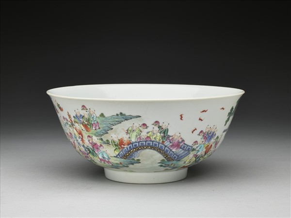 粉彩百子圖碗
