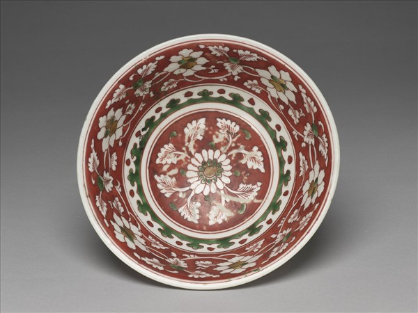 紅綠彩花卉紋碗