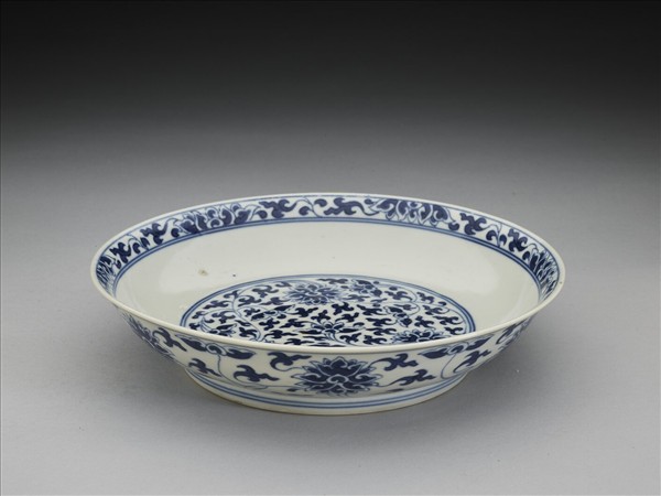 青花番蓮紋盤