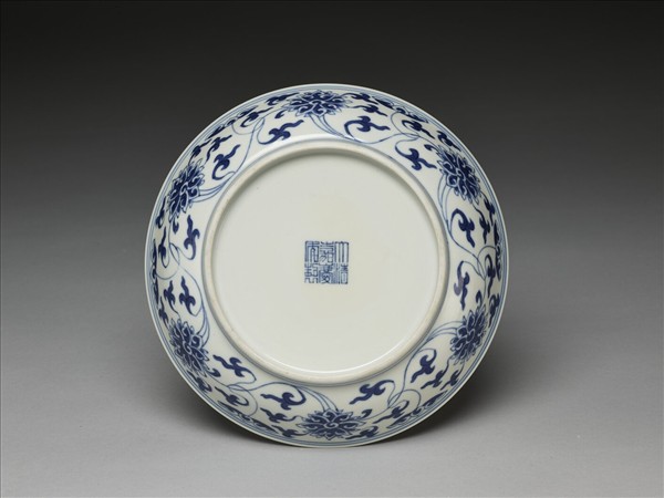 青花番蓮紋盤
