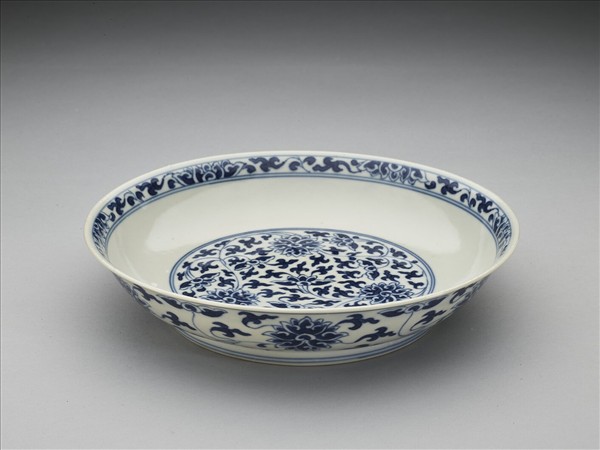 青花番蓮紋盤