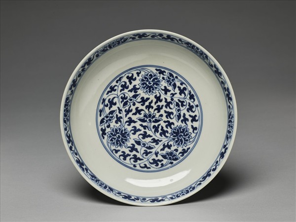 青花番蓮紋盤