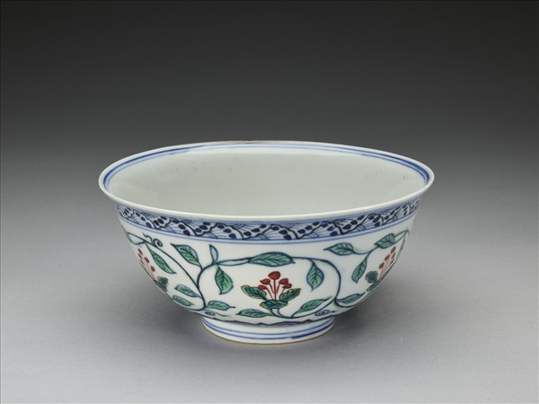 鬥彩花卉紋碗