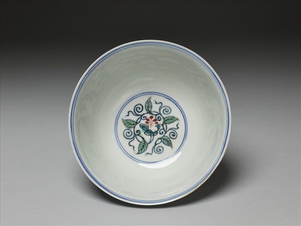 鬥彩花卉紋碗