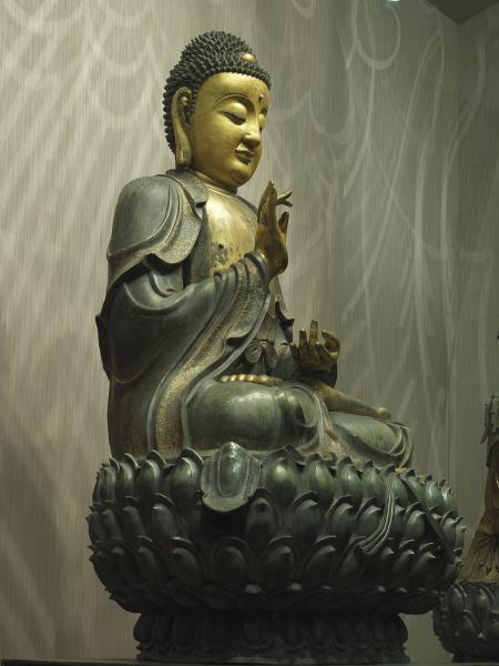 青銅鎏金坐佛三尊像