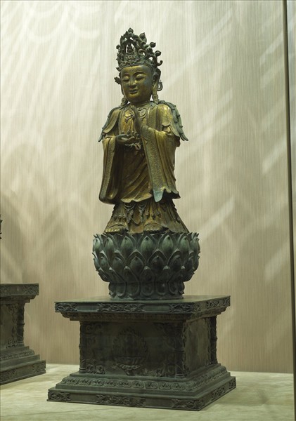 青銅鎏金坐佛三尊像