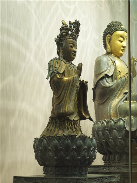 青銅鎏金坐佛三尊像