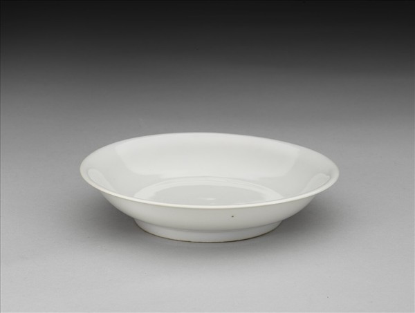 甜白釉碟