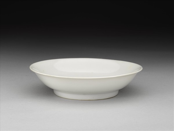 甜白釉碟
