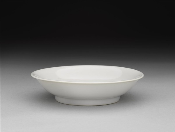 甜白釉碟