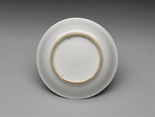 甜白釉碟