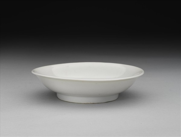 甜白釉碟