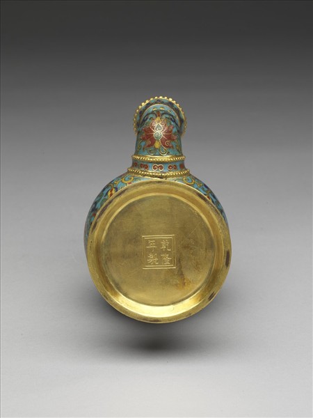 掐絲琺瑯番蓮紋奔巴壺