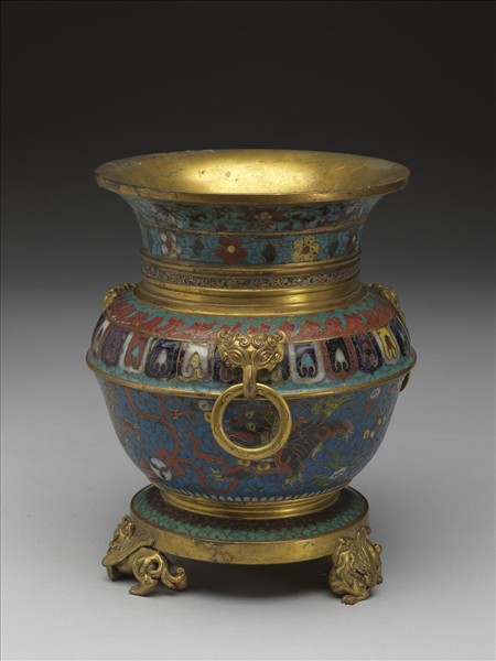 掐絲琺瑯獸面三環撇口瓶