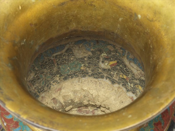 掐絲琺瑯獸面三環撇口瓶