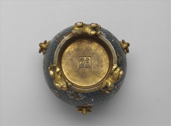 掐絲琺瑯帶三環尊式瓶