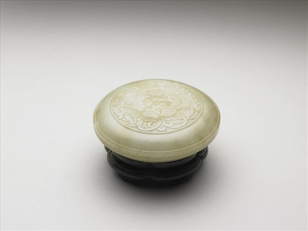 玉雕花扁圓盒