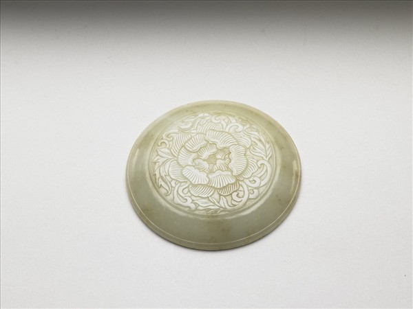 玉雕花扁圓盒