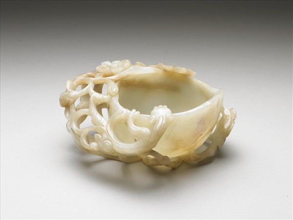 玉螭虎連枝桃式洗