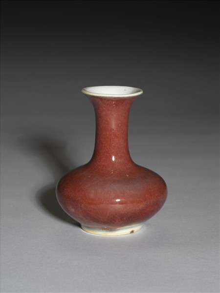 霽紅釉撇口瓶