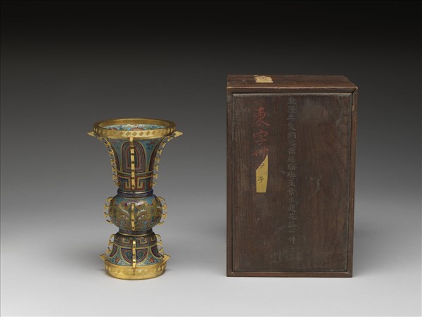 掐絲琺瑯蕉葉花觚