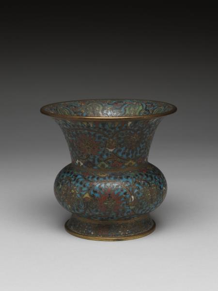 掐絲琺瑯番蓮紋尊