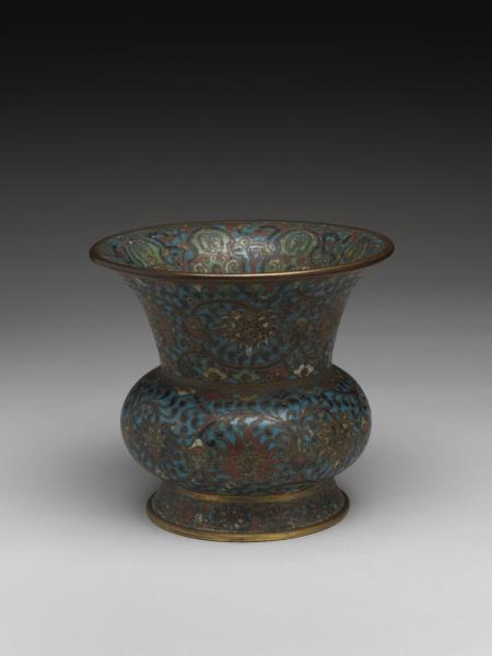 掐絲琺瑯番蓮紋尊