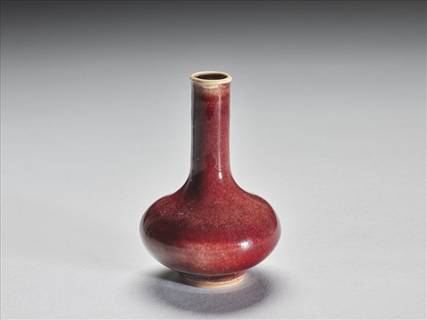 霽紅釉瓶