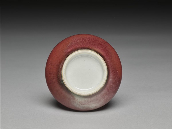 霽紅釉撇口瓶
