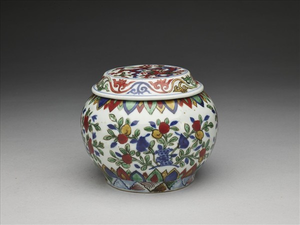 五彩花鳥紋蓋罐