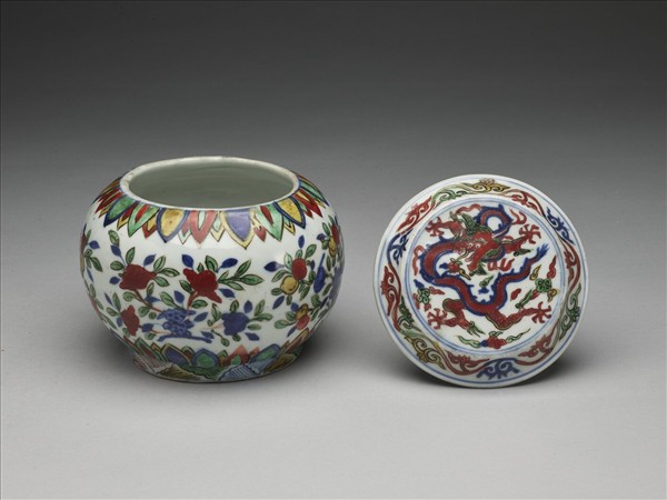 五彩花鳥紋蓋罐